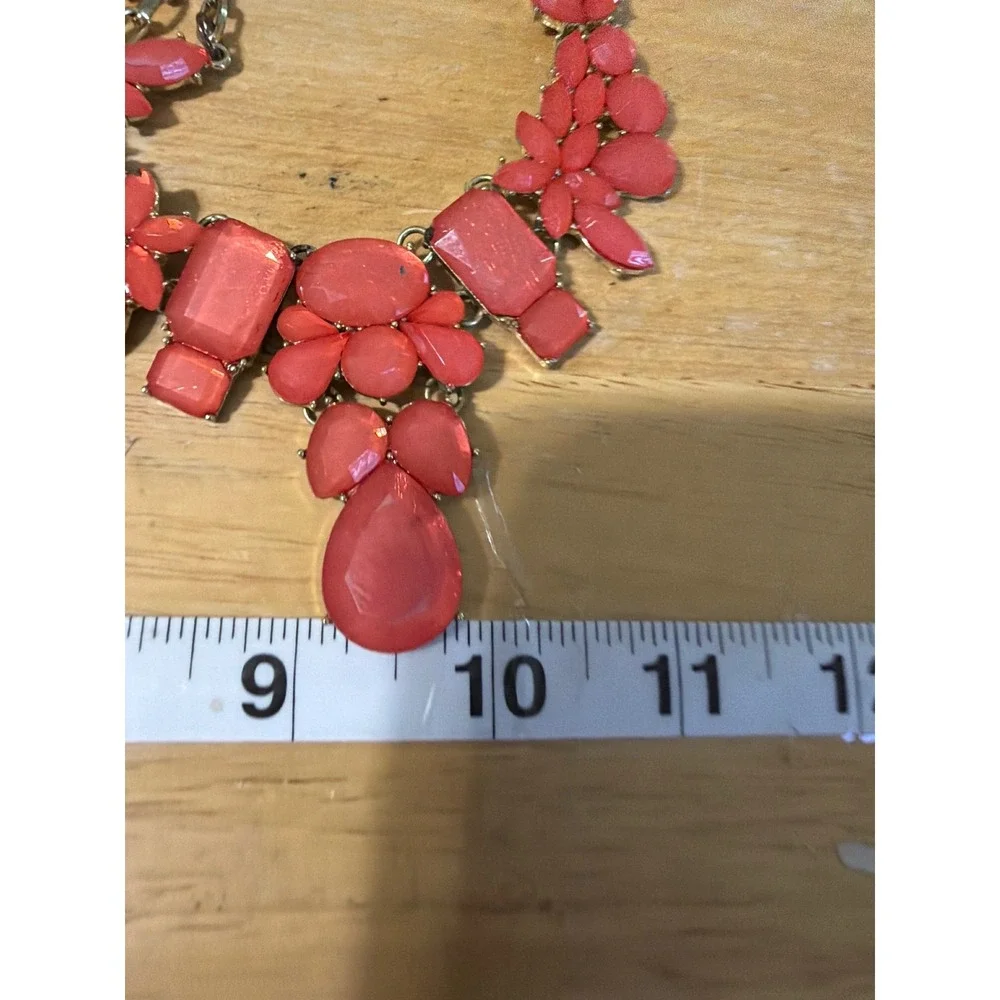 Coral Pink Bib Statement Necklace Gold Tone Resin Stone Floral Teardrop‎ Chunky